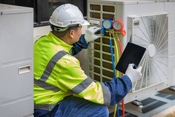 Professional Ac Installation technician working in Hockley, TX